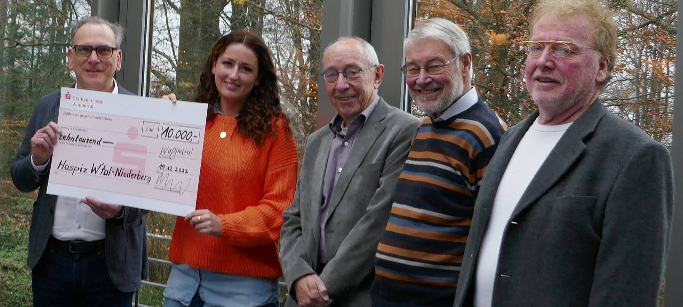 Hospiz Dönberg bekommt 10.000 Euro gespendet
