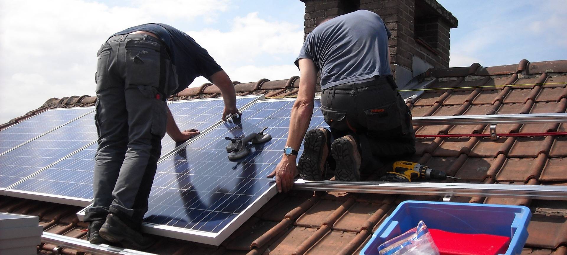 Mehr Solarstrom von städtischen Dächern