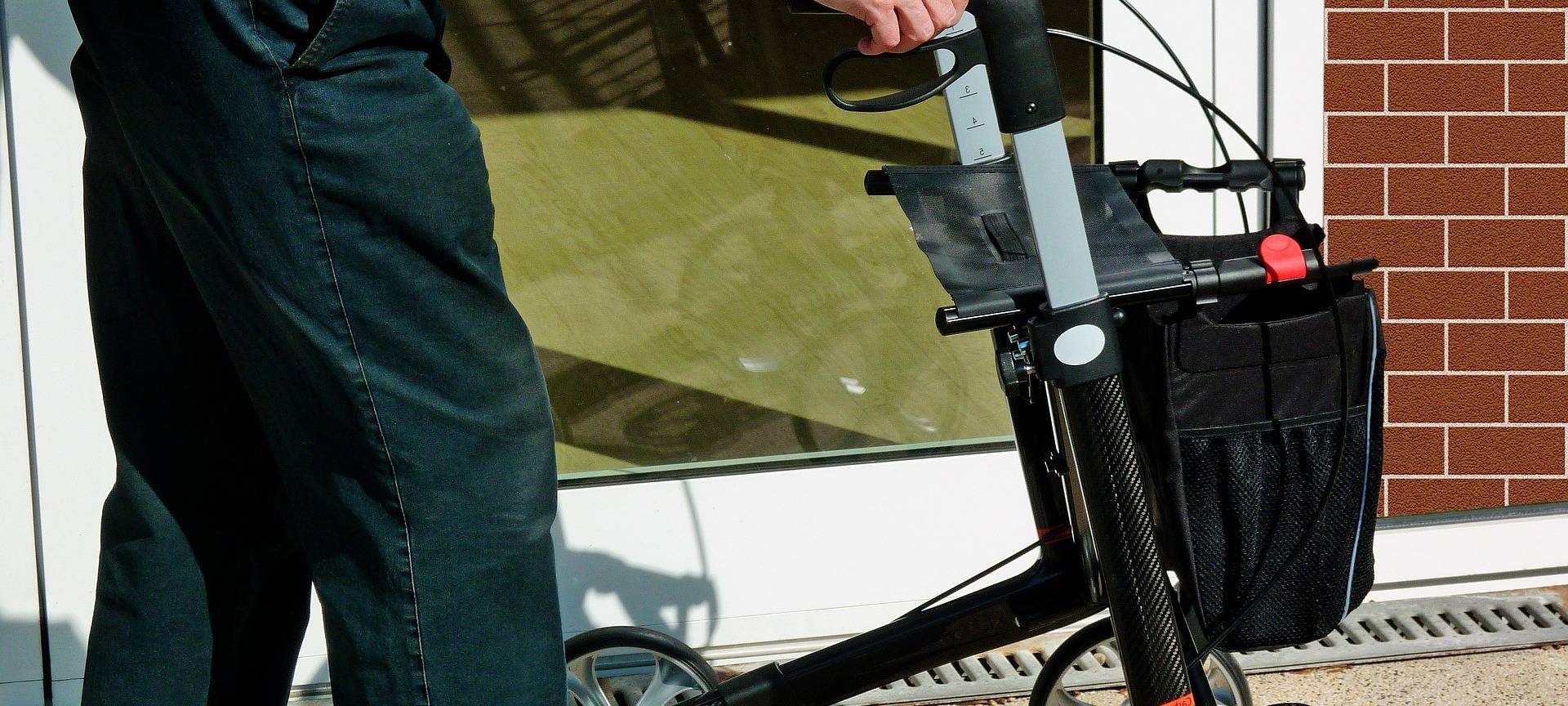 Pfleger soll Patienten ausgeraubt haben