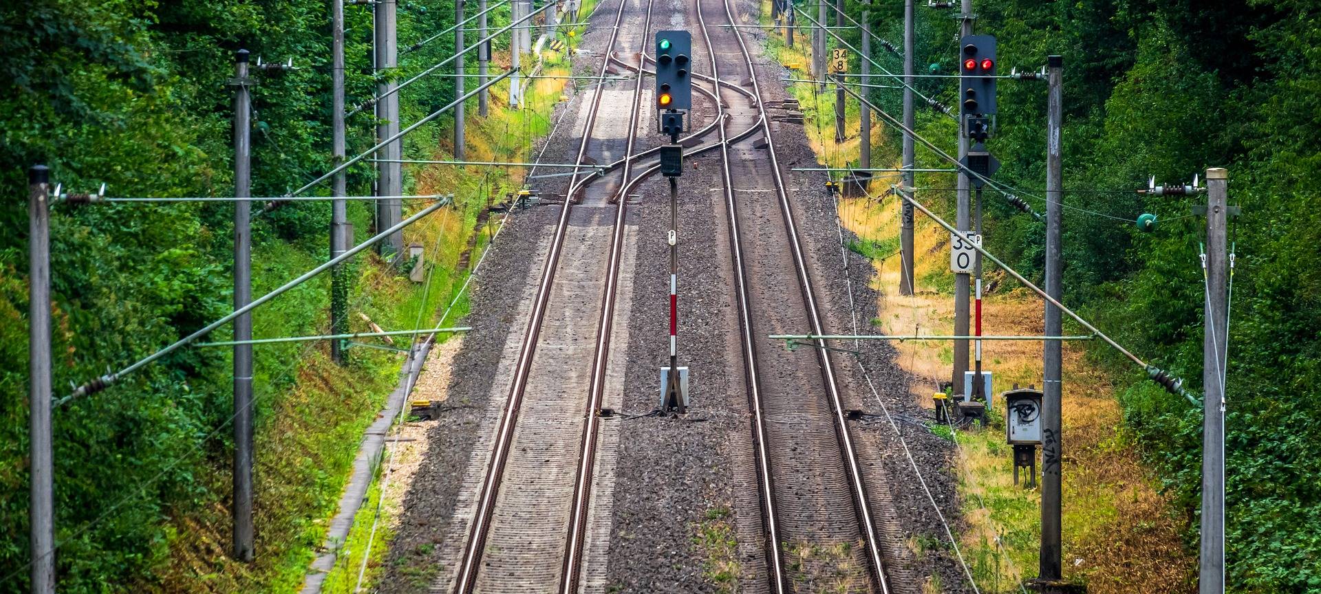 Oberleitung kaputt, Züge fallen aus
