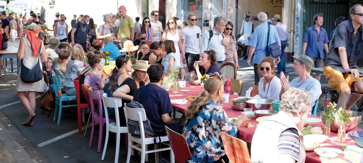 Stadtteilfest auf der gesperrten B7