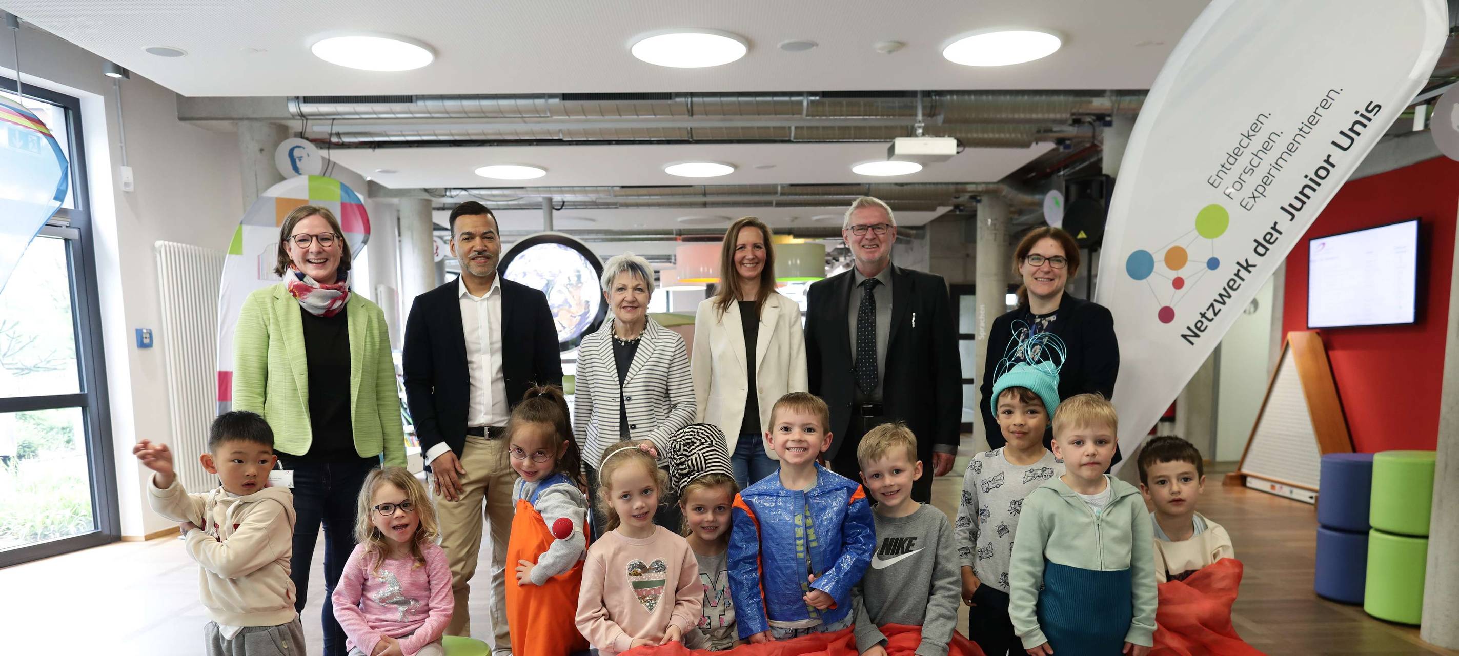 Junior-Unis vernetzen sich