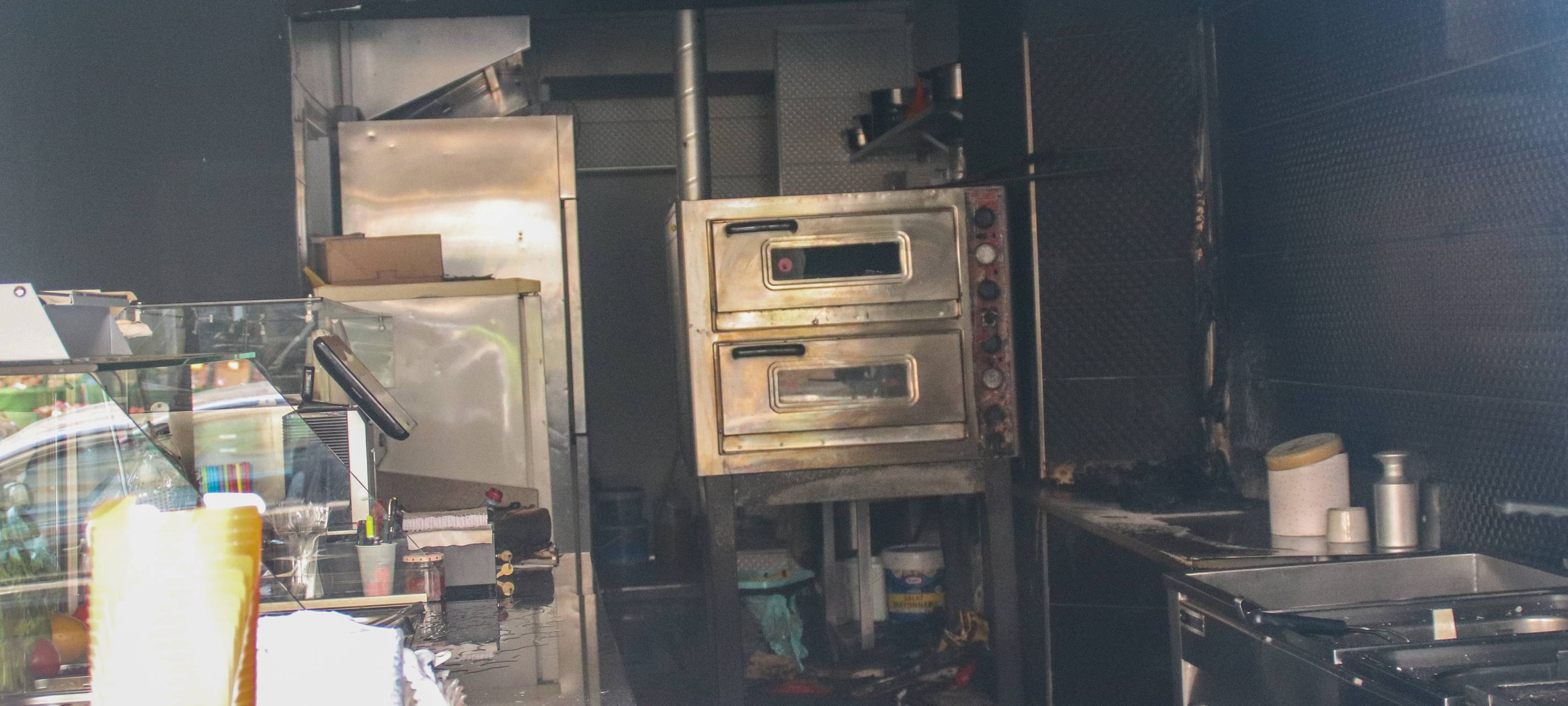 Gasflasche explodiert in Pizzeria