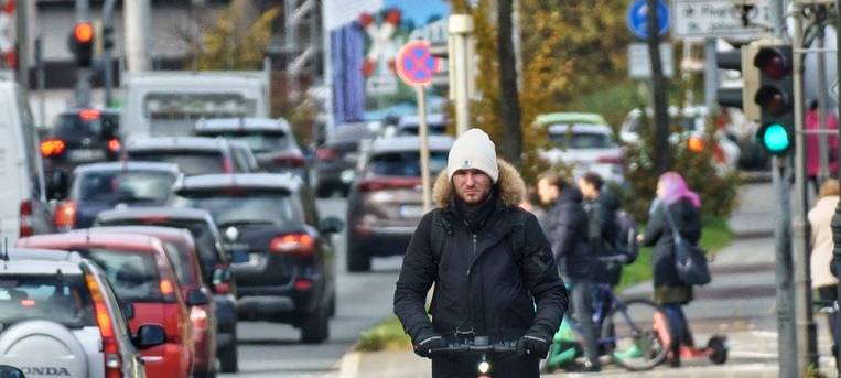 Bei Unfall mit eigenem E-Scooter schwer verletzt