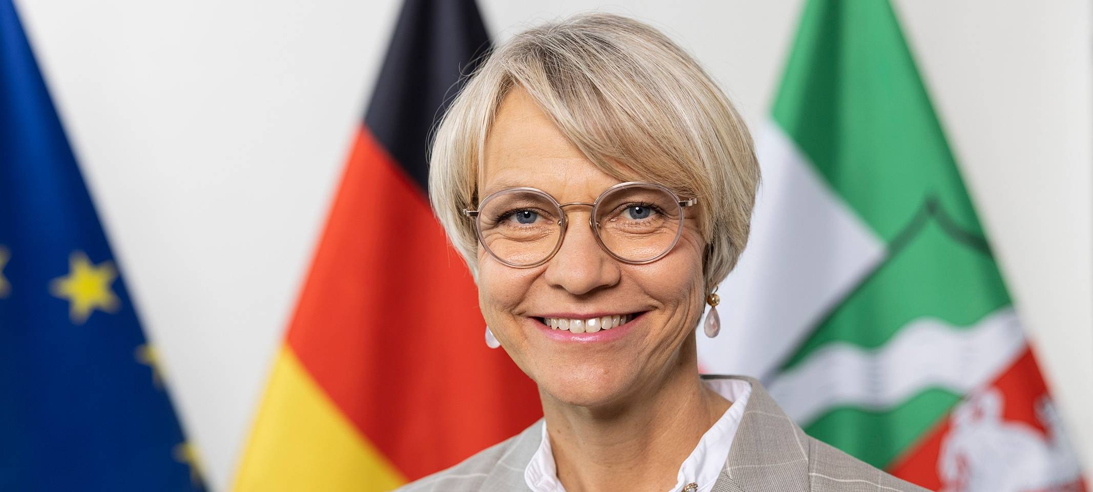 Schulministerin besucht WDG