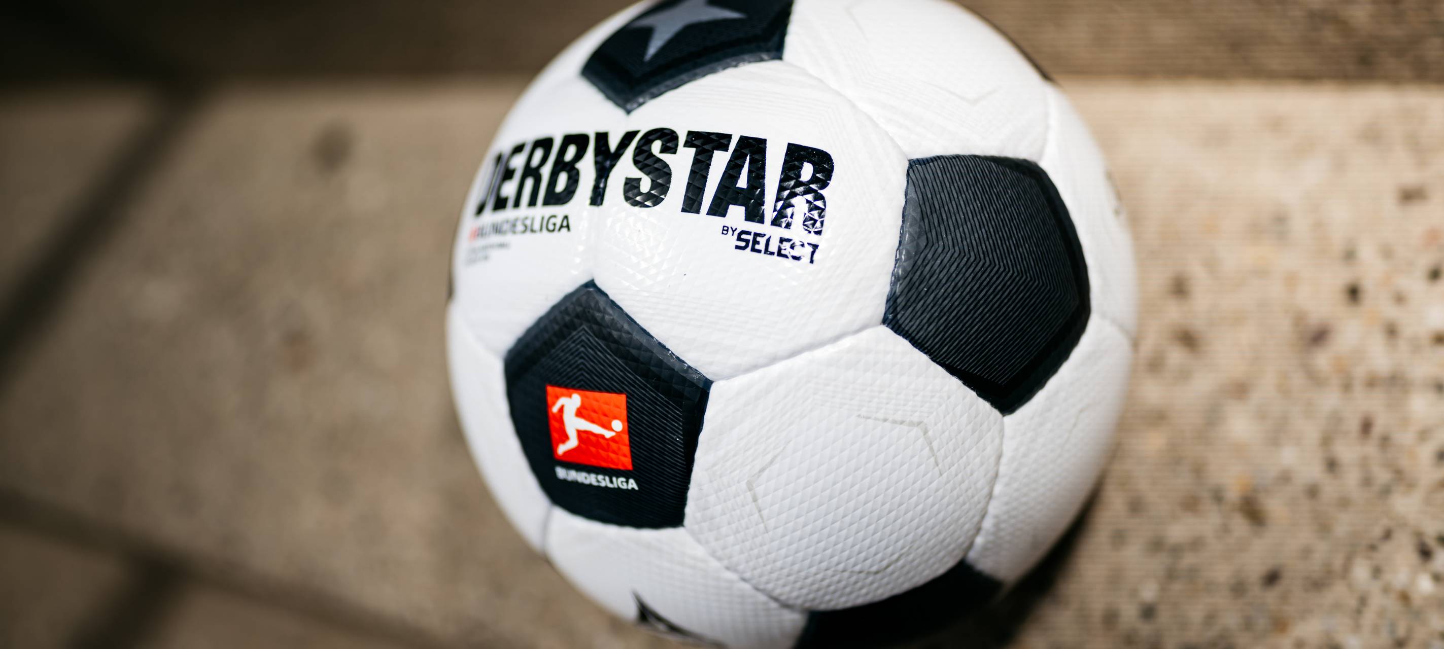 Internationale Fußballvereine gastieren in Oberbarmen