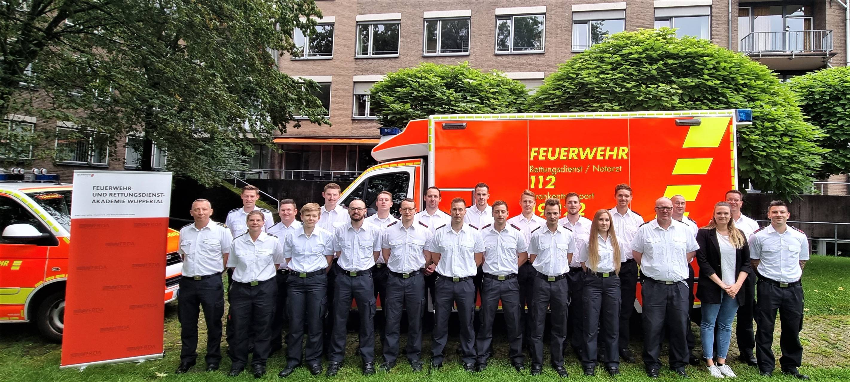 Neue Notfallsanitäterinnen und -täter