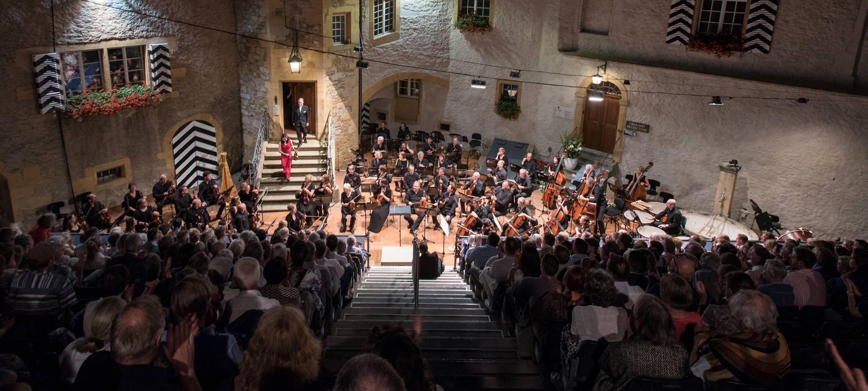 Orchester unter freiem Himmel