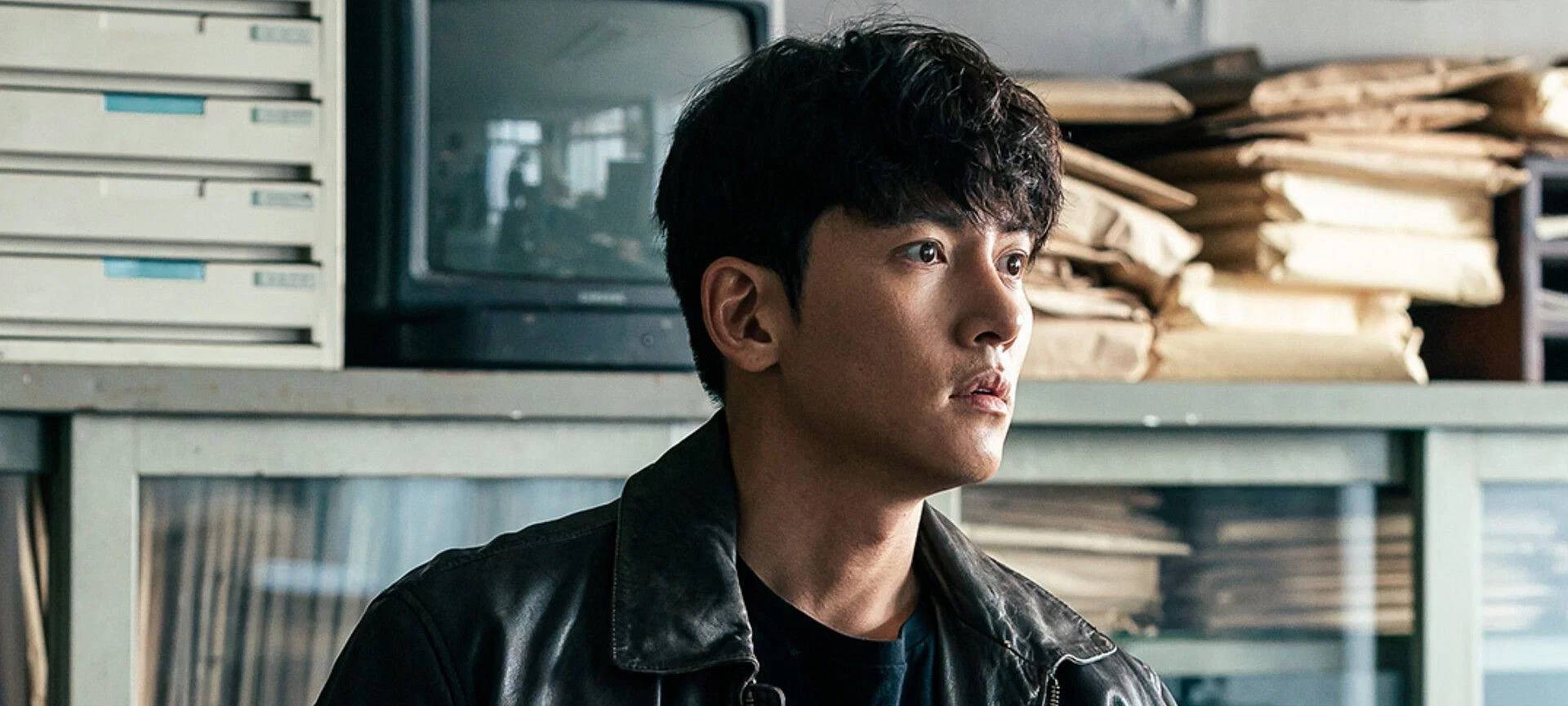 Polizist Park Joon-Mo greift ein.