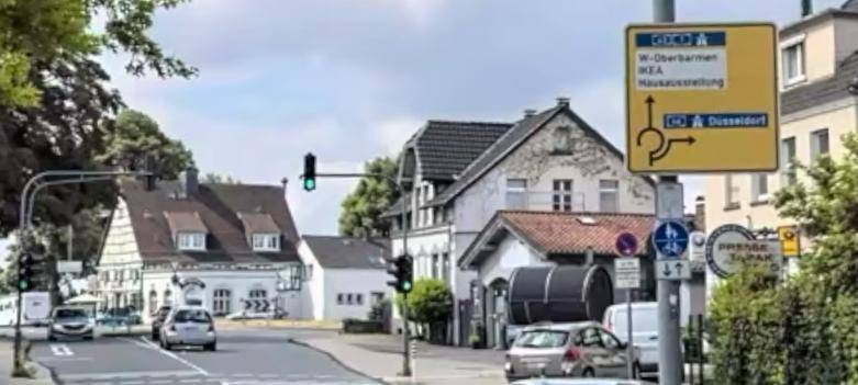 Automatensprenger flüchten nach Wuppertal