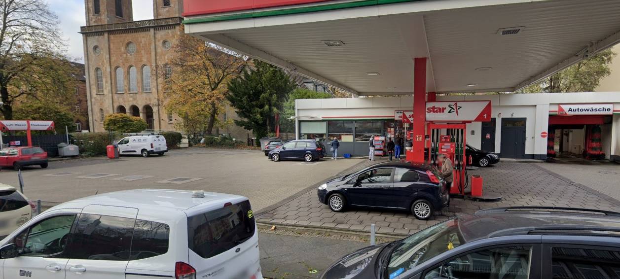 Gasaustritt an einer Tankstelle