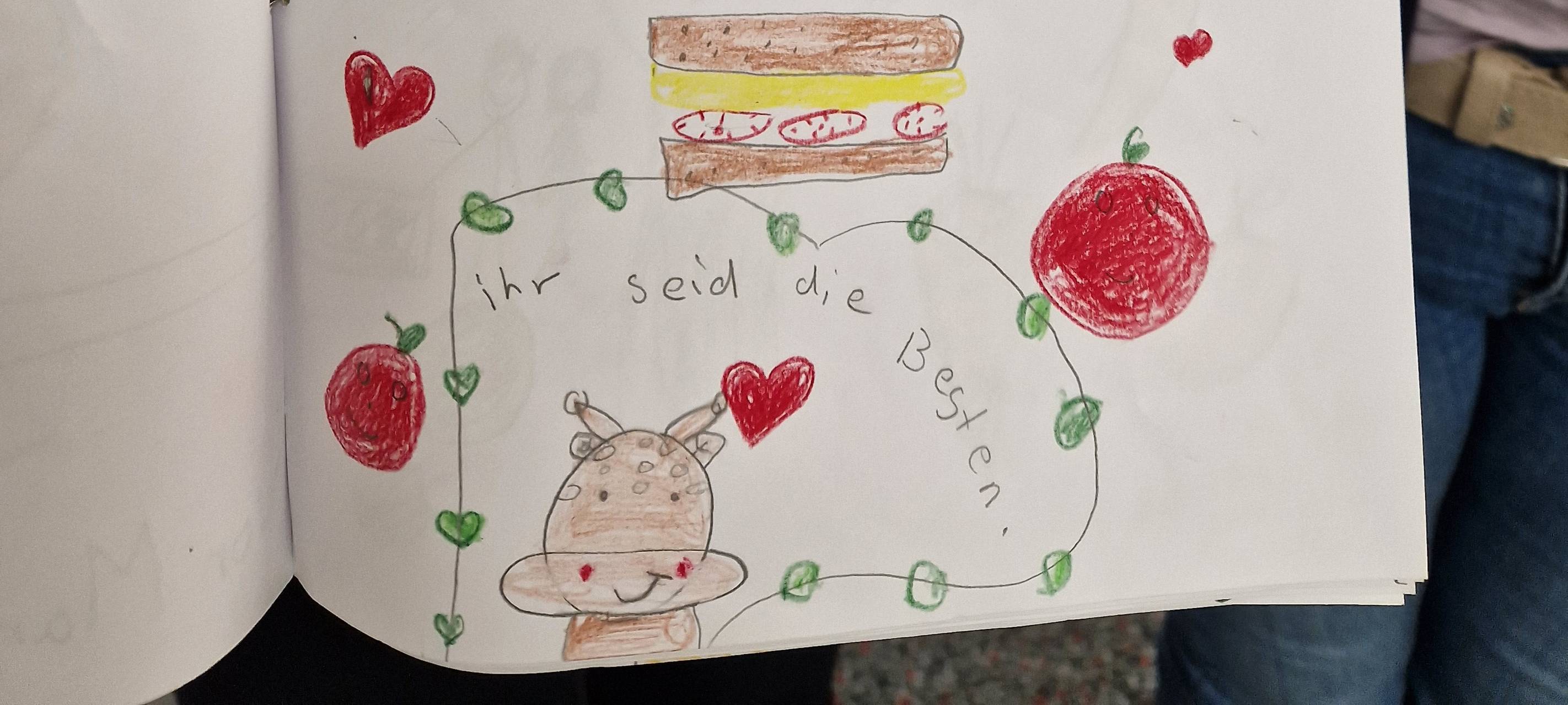 Grundschulkinder malen und schreiben ihr Dankeschön an Kindertal