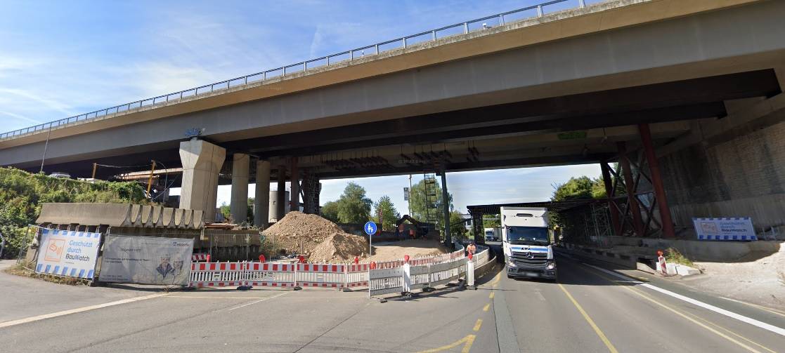 Unfall bei Langerfeld beschäftigt Polizei bis in die Nacht