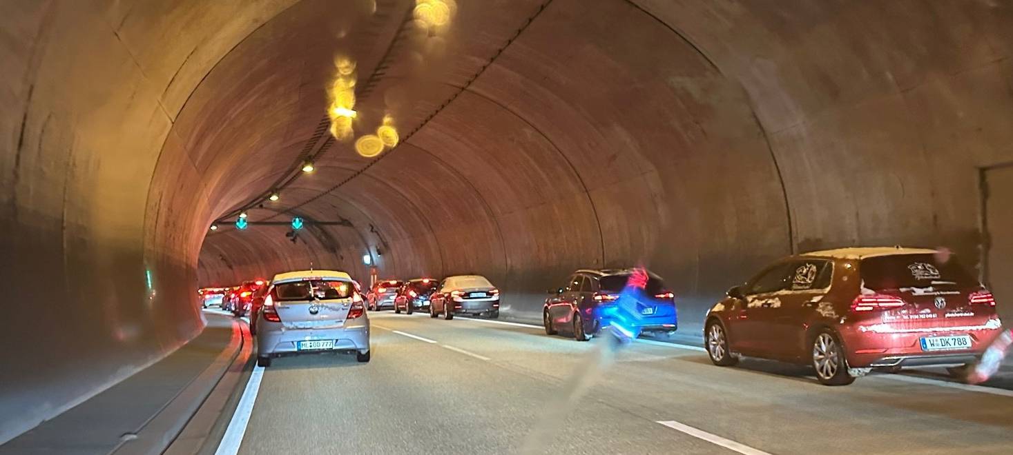 Schwerer Unfall hinter dem Burgholztunnel