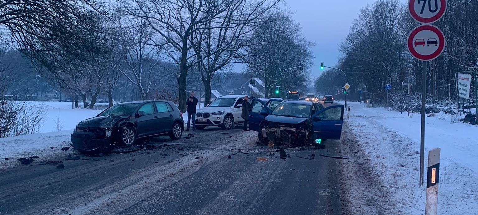 Unfall auf der Nevigeser Straße