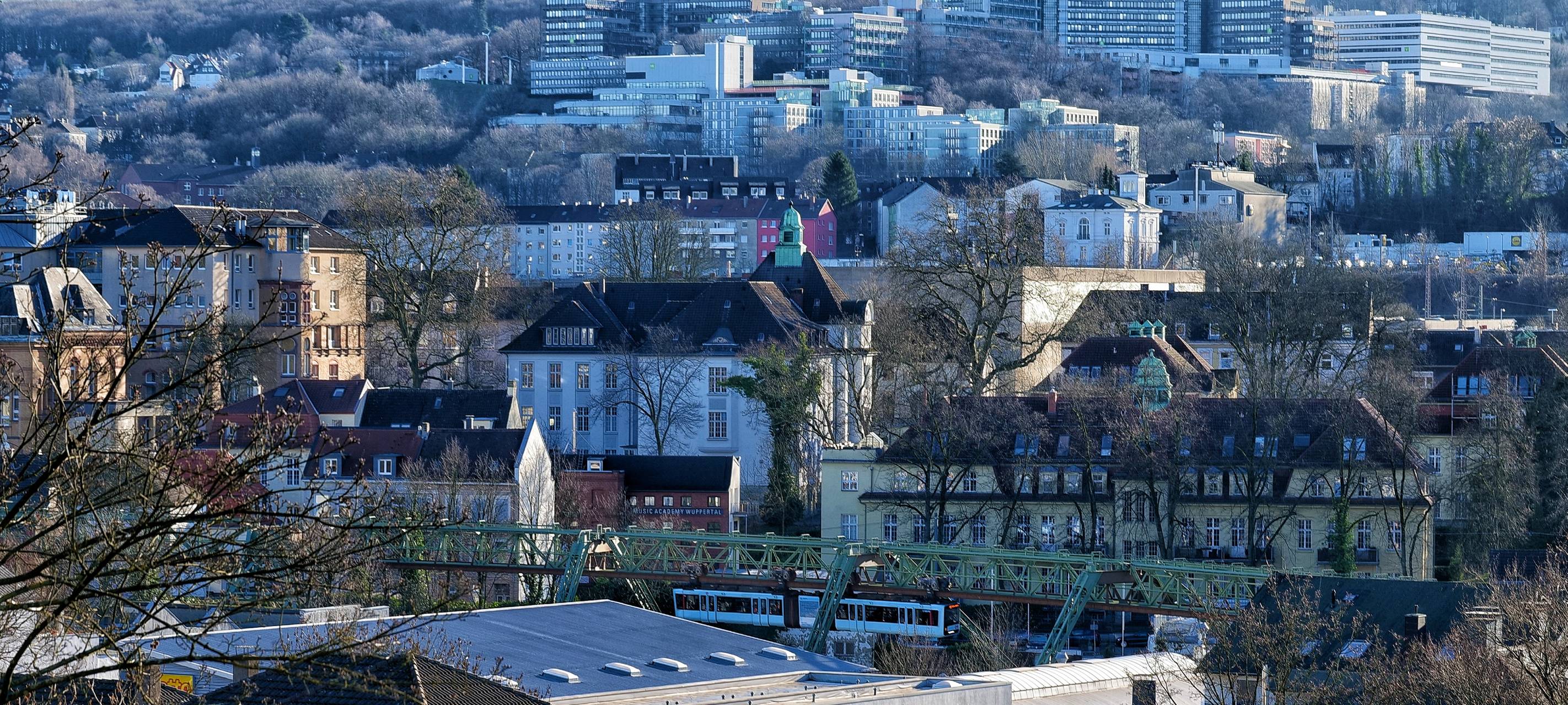 Demokratieprojekt mit Uni und Schulen