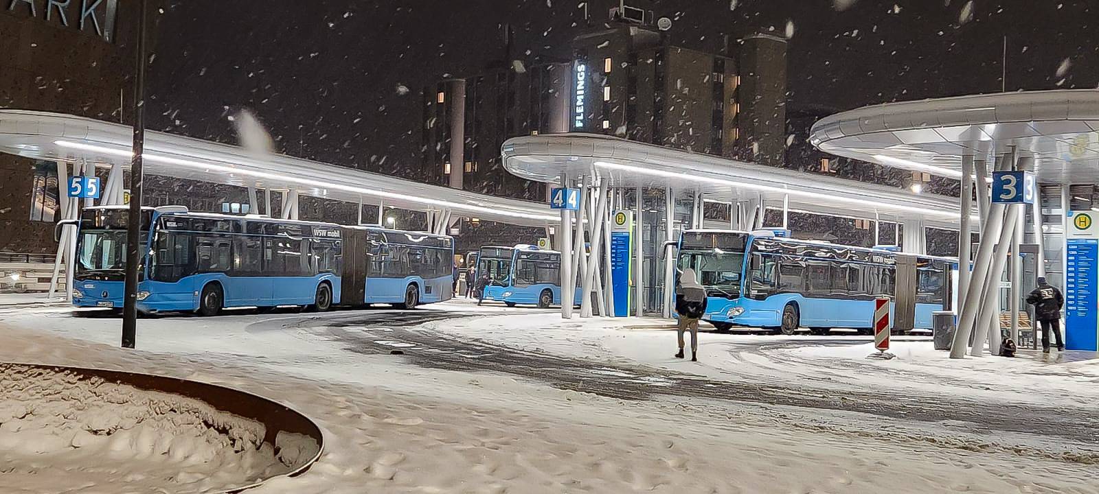 Schnee stoppt wieder WSW-Busse