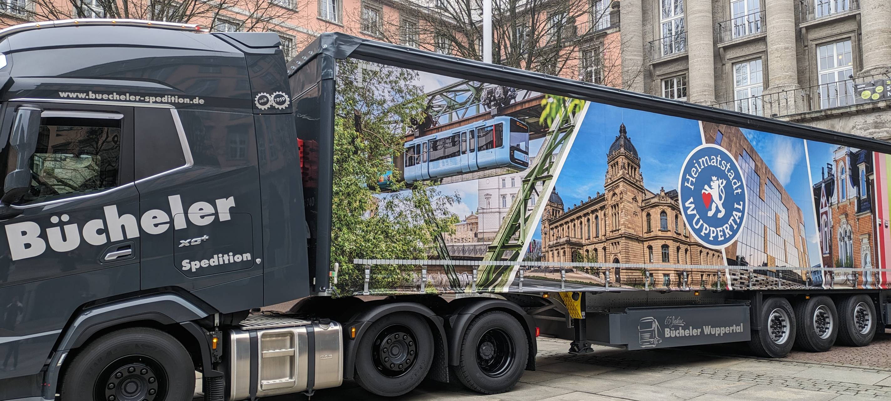LKW werben für Wuppertal