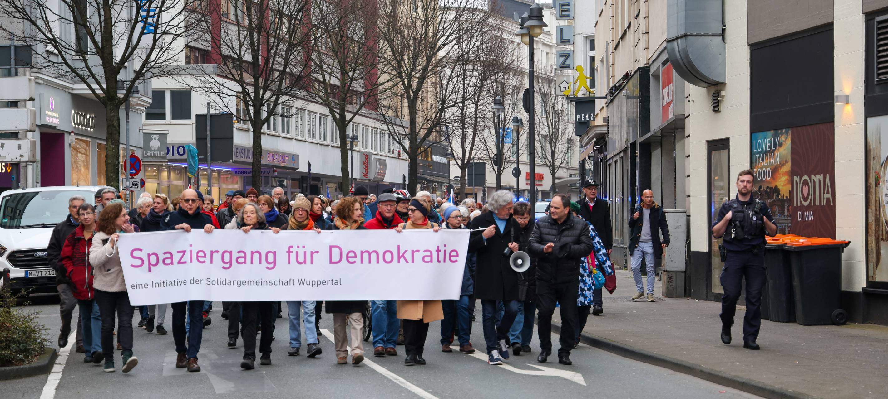Vorerst letzter Spaziergang für Demokratie