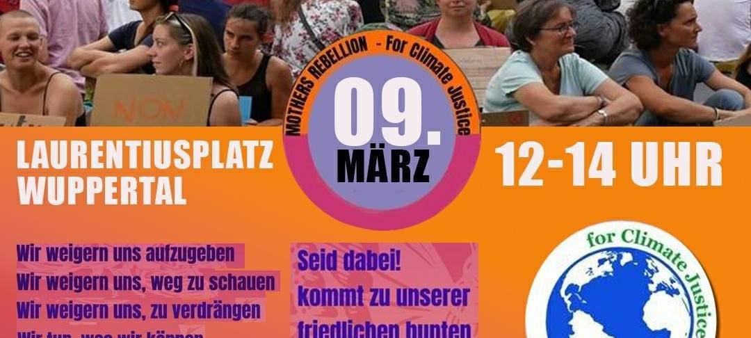 Protestaktion von "Mothers Rebellion" auf dem Laurentiusplatz