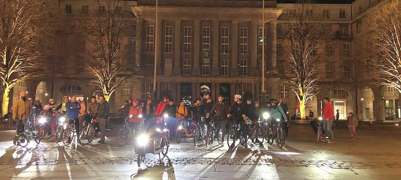 "Fahrradstadt Wuppertal" mit Aktion zur "Earth Hour"