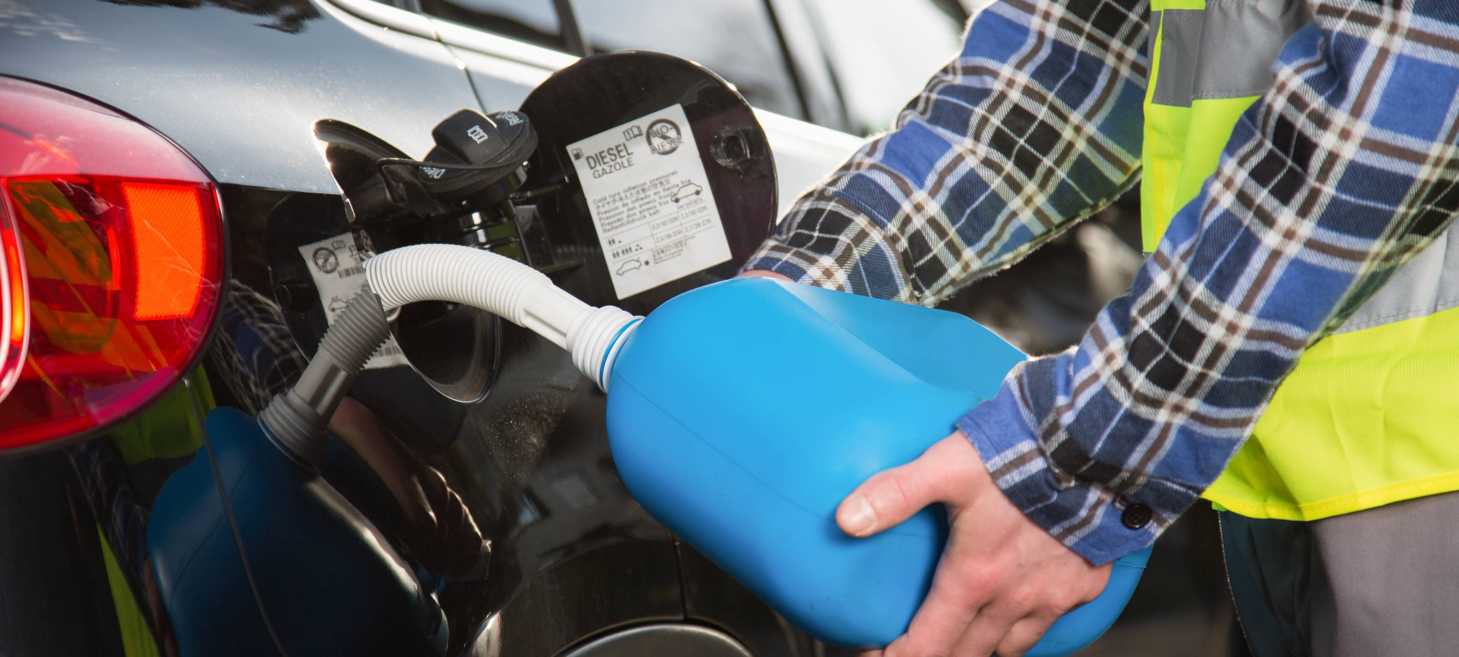 Tankstelle in Barmen verschenkt Benzin