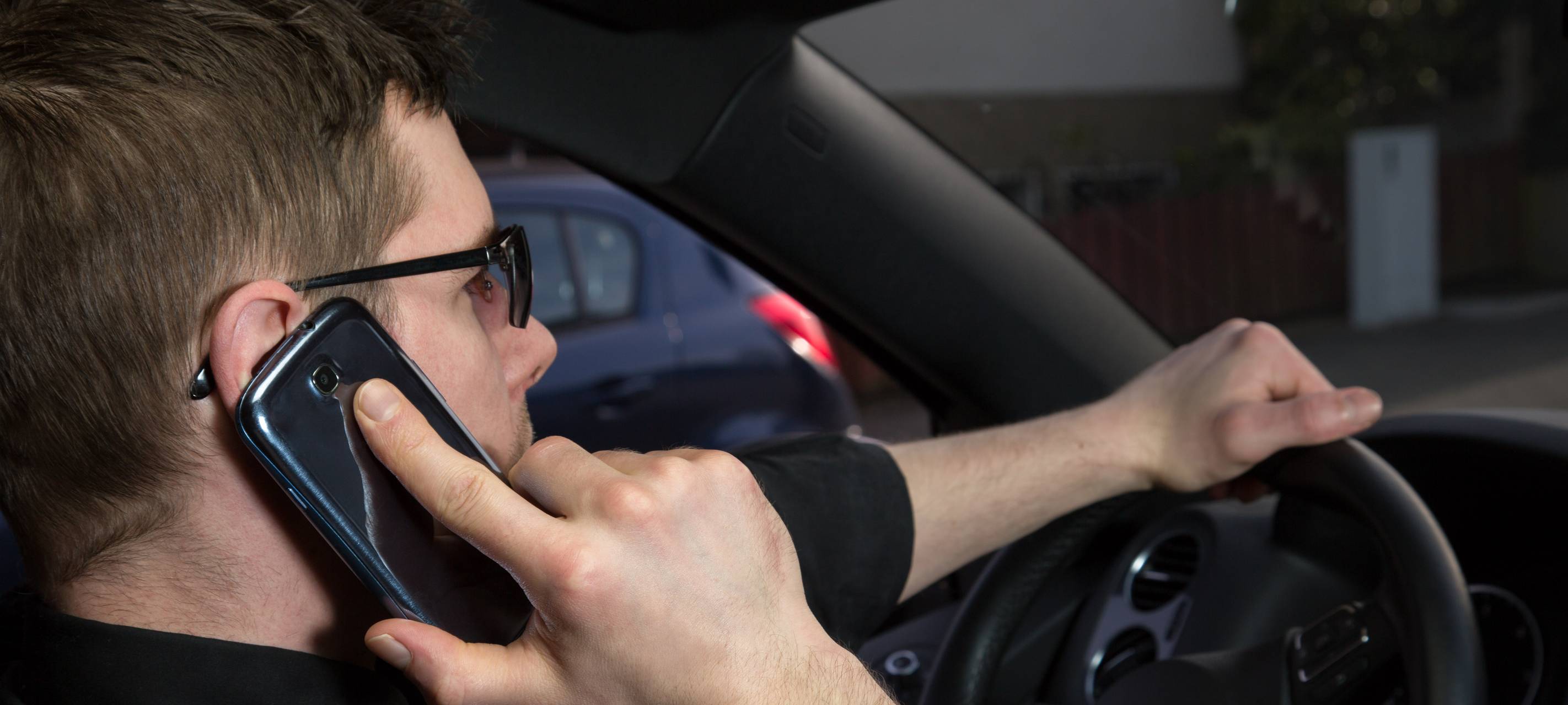 99 Anzeigen wegen Handy am Steuer