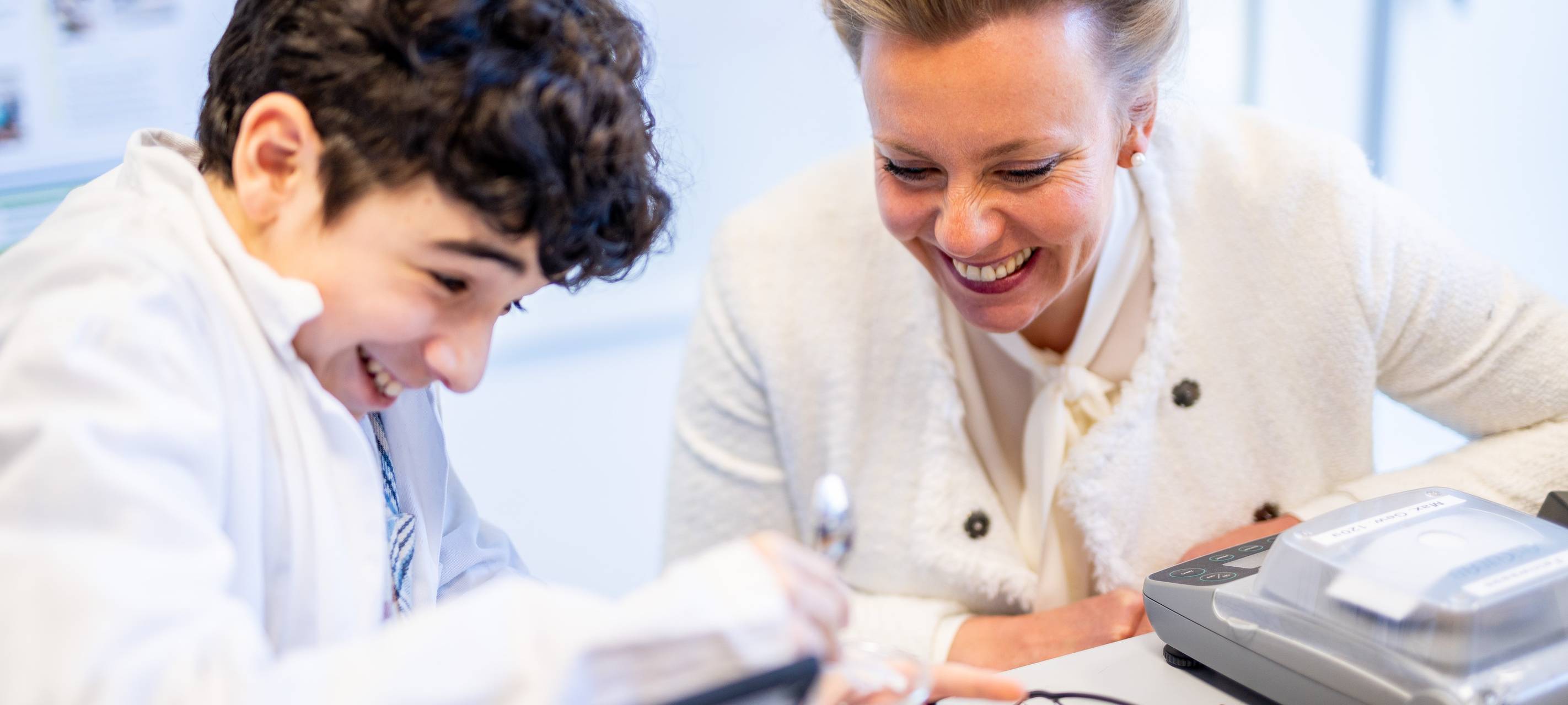 Ministerin lobt die Junior Uni