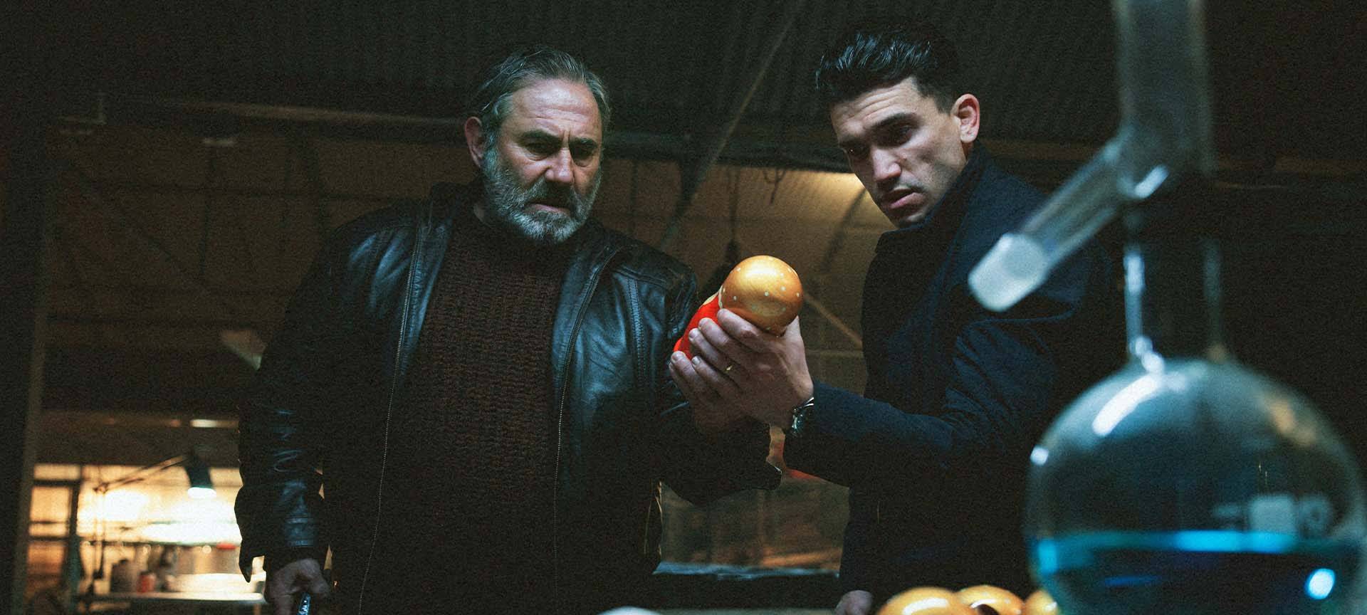 Plötzlich werden über andere Wege Drogen nach Europa gebracht.