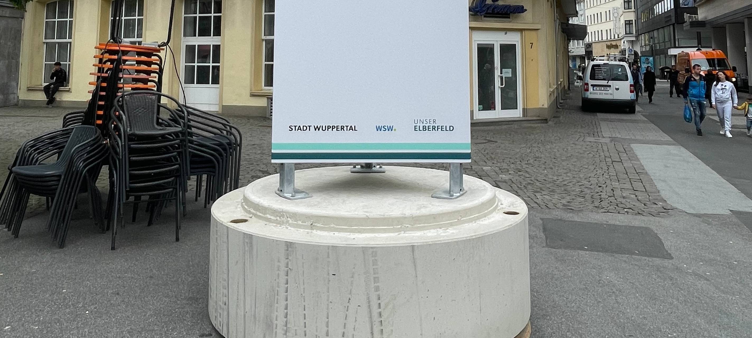 Wuchtige Betonsockel verlassen die Innenstadt