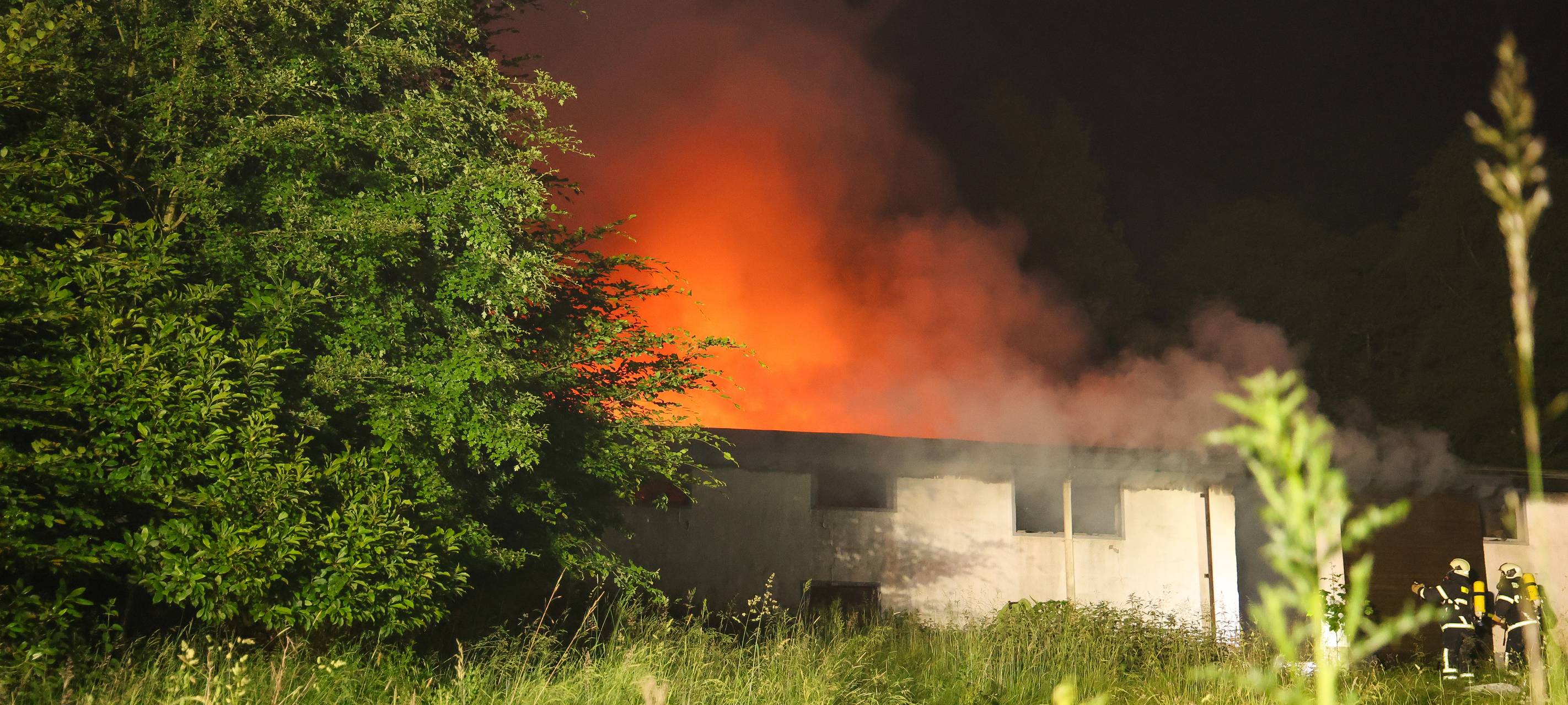Hühnerstall brennt in Langerfeld
