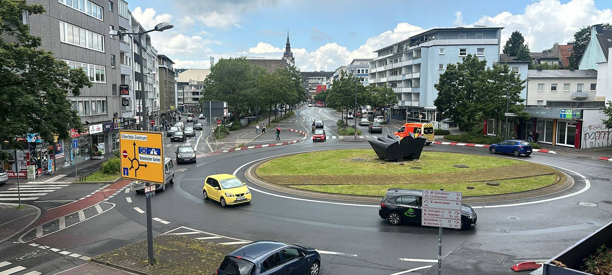 Unfall am Kreisverkehr: War es ein Lieferrad?