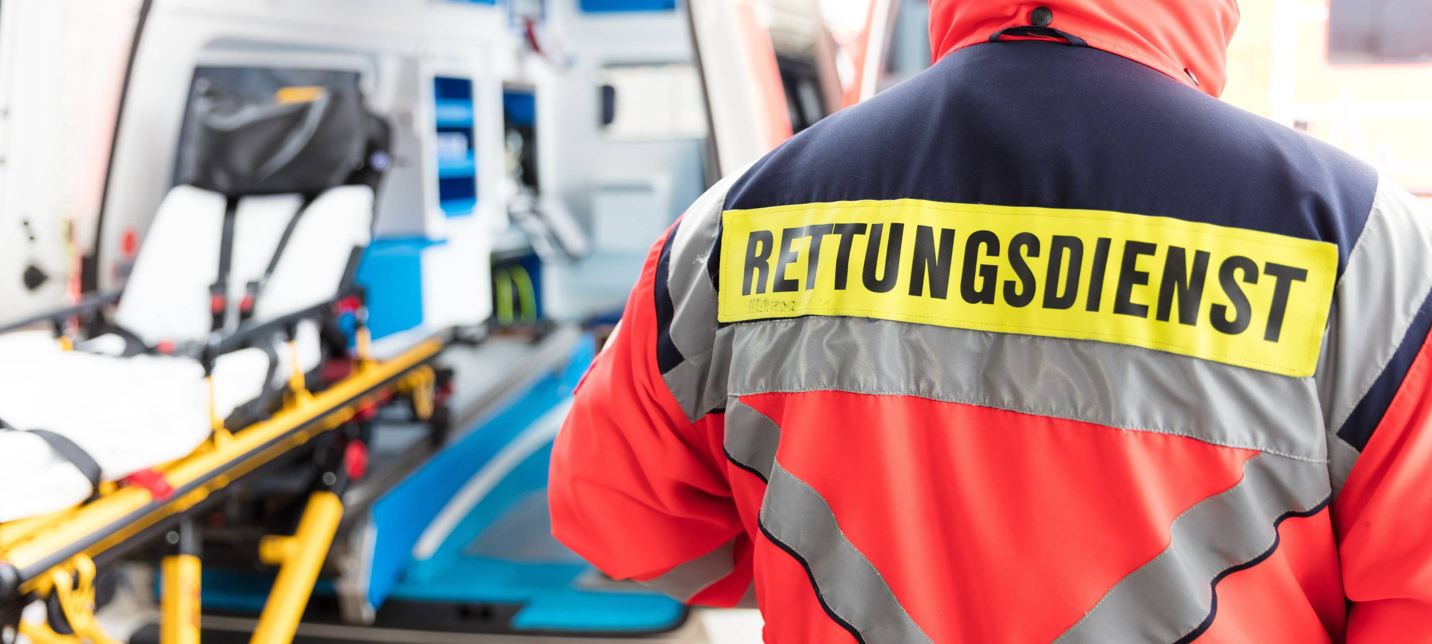 Rettungs-Sanitäterin geschlagen