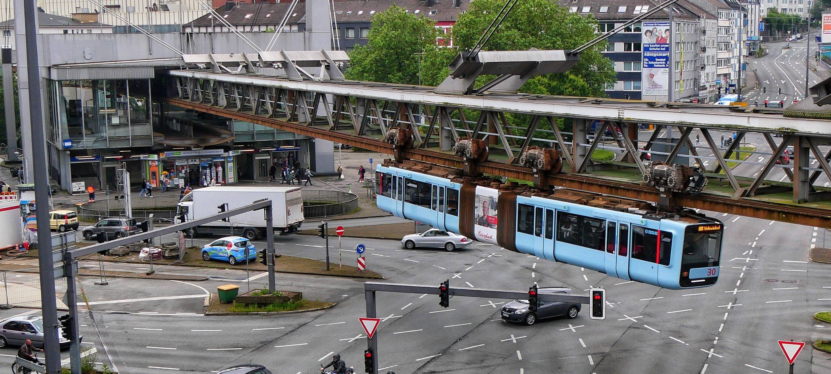 Schwebebahnstation wieder in Betrieb