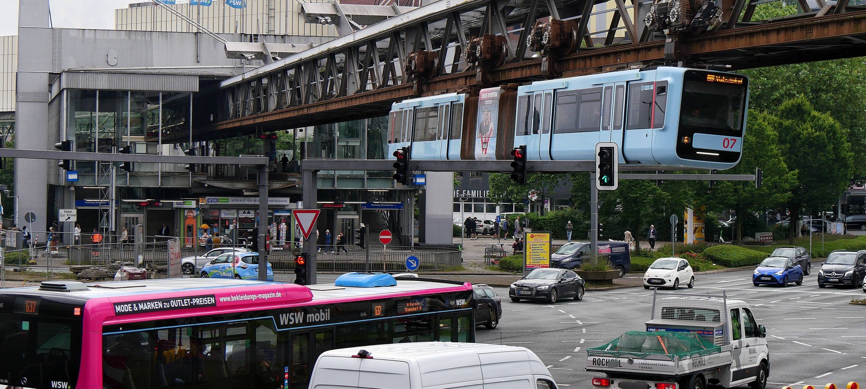 Wieder Busse am Alten Markt