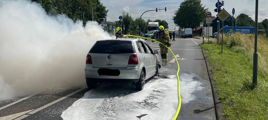 Wuppertaler entgeht Autobrand bei Unfall