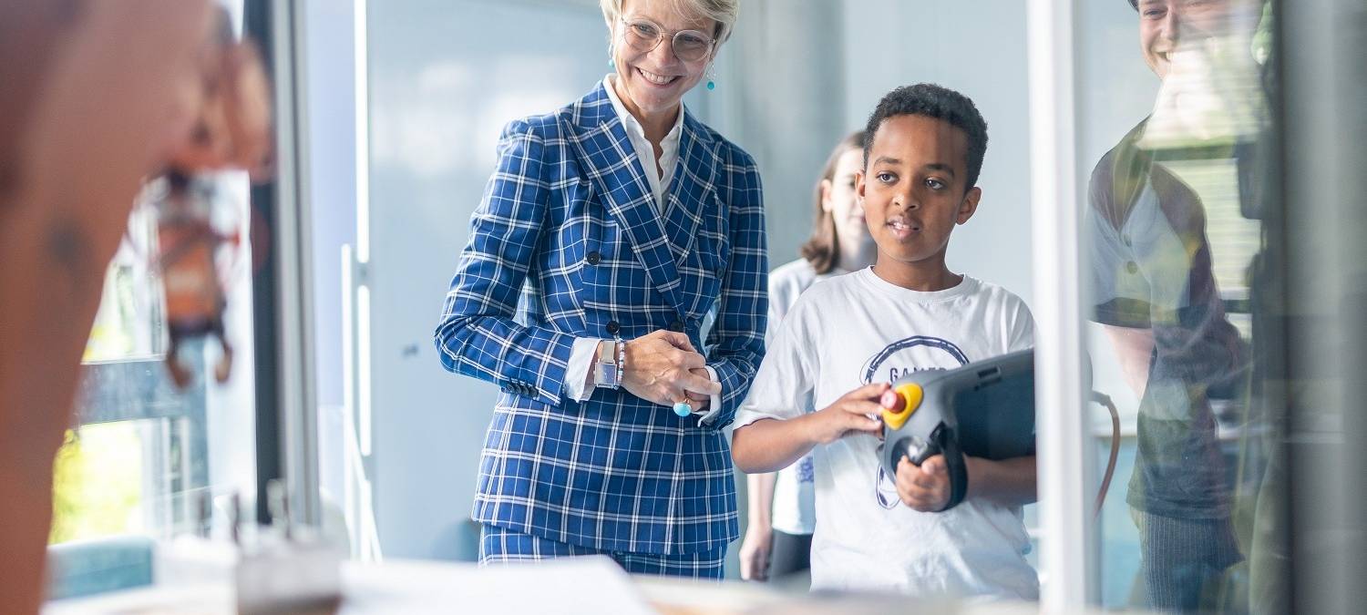 Schulministerin in der Junior Uni