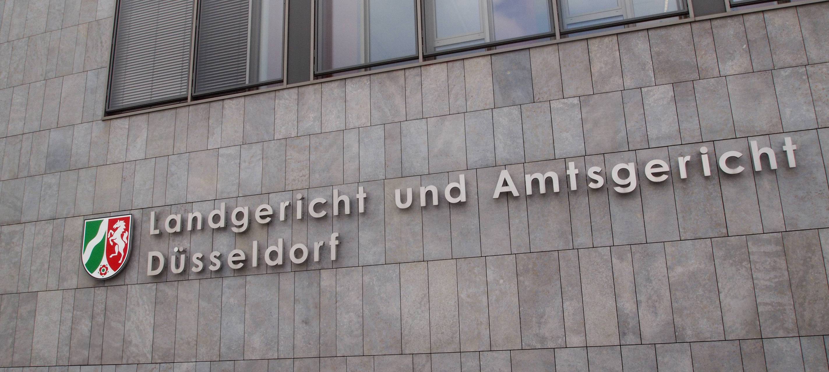 Prozess um illegale Zigarettenfabriken startet