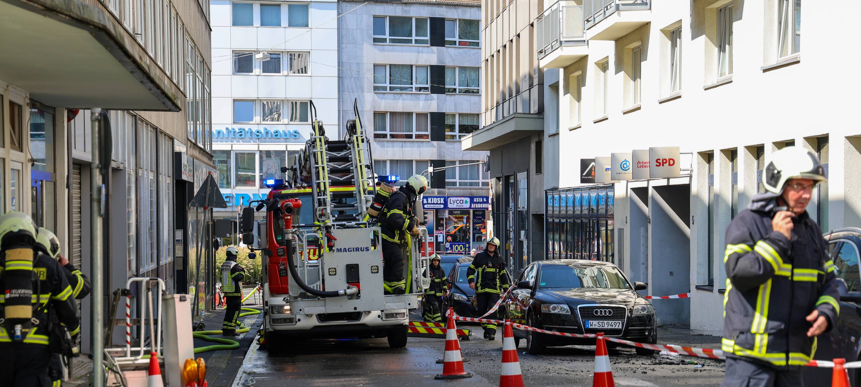 Haus nach Dachstuhlbrand unbewohnbar