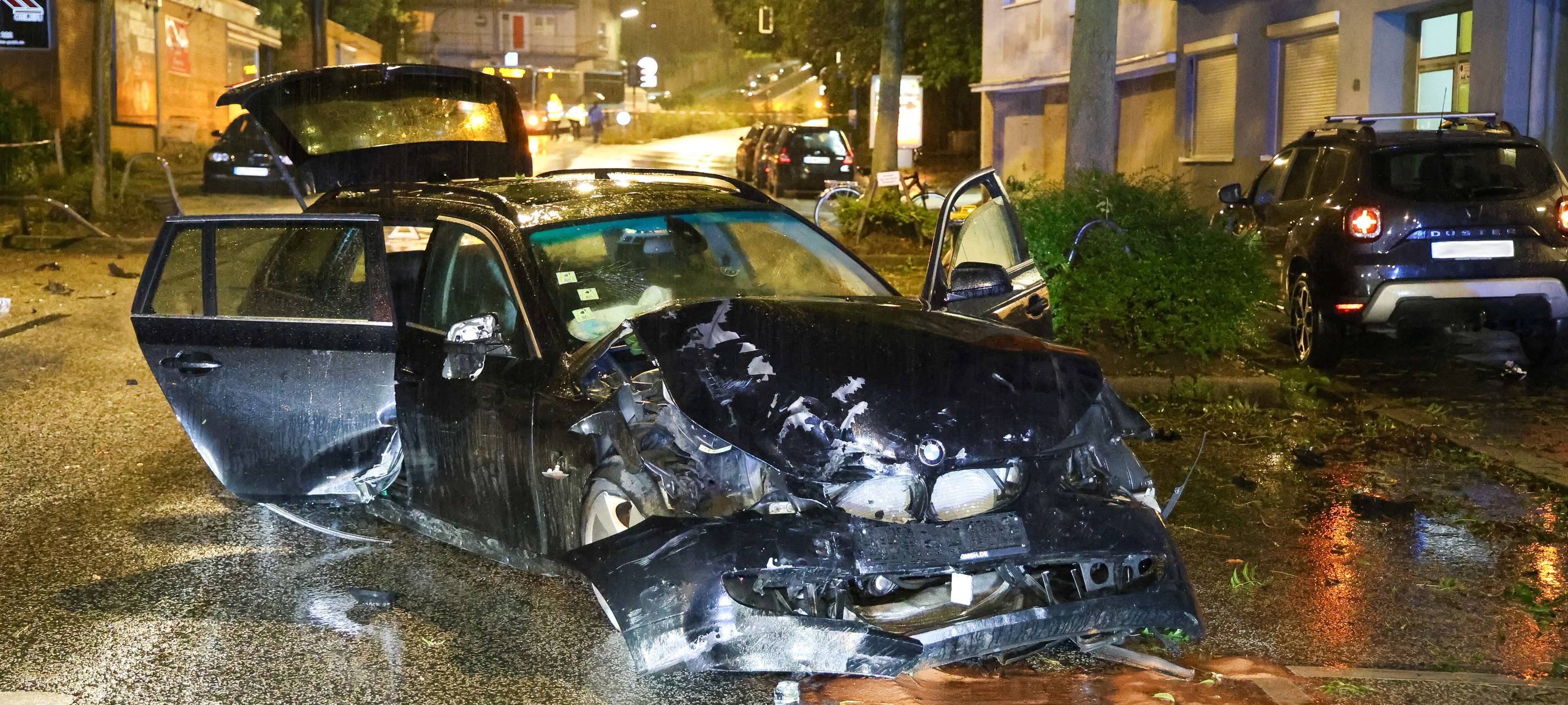 Heftiger Unfall hinter dem Kiesbergtunnel