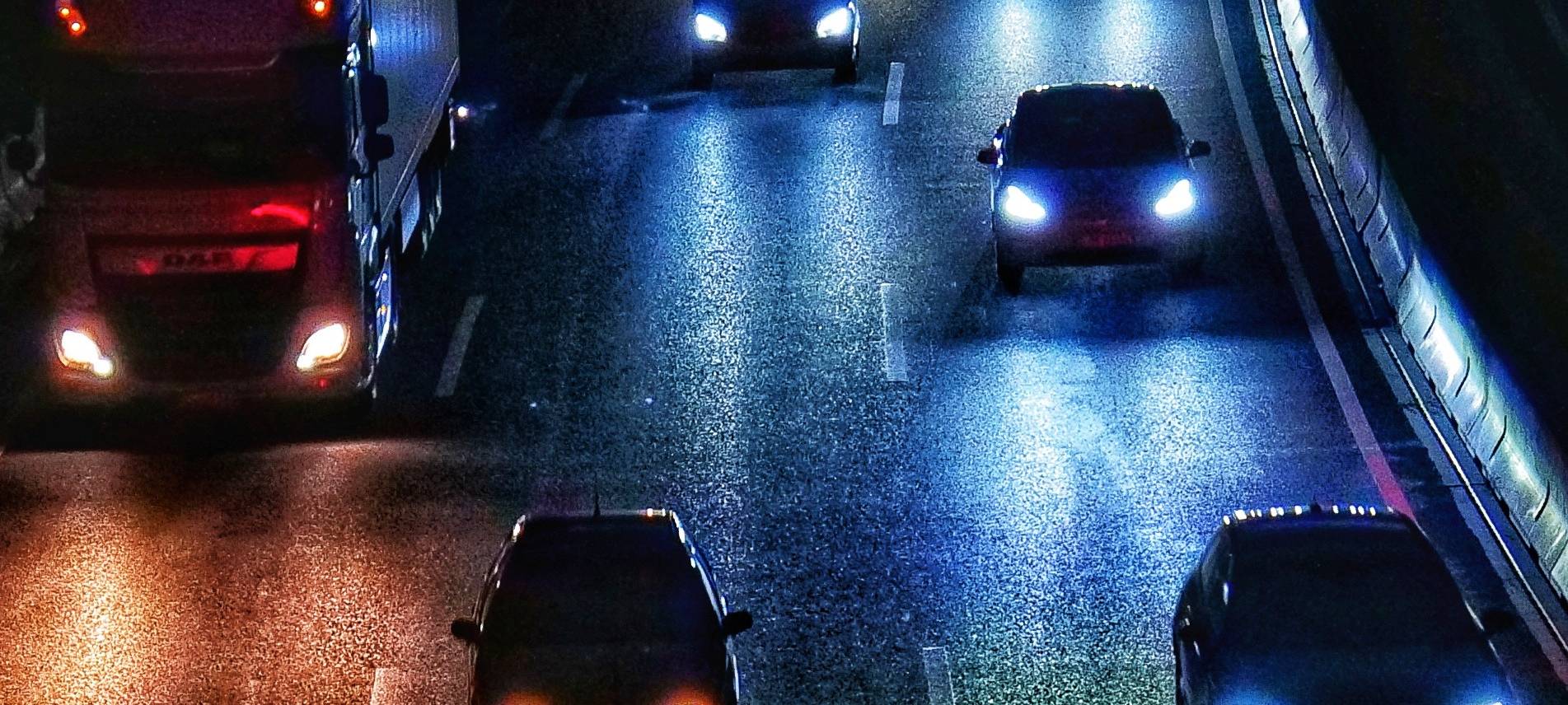 A46 wegen Ölspur gesperrt