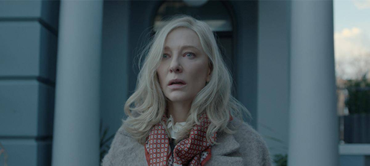 Catherine fühlt sich verfolgt.