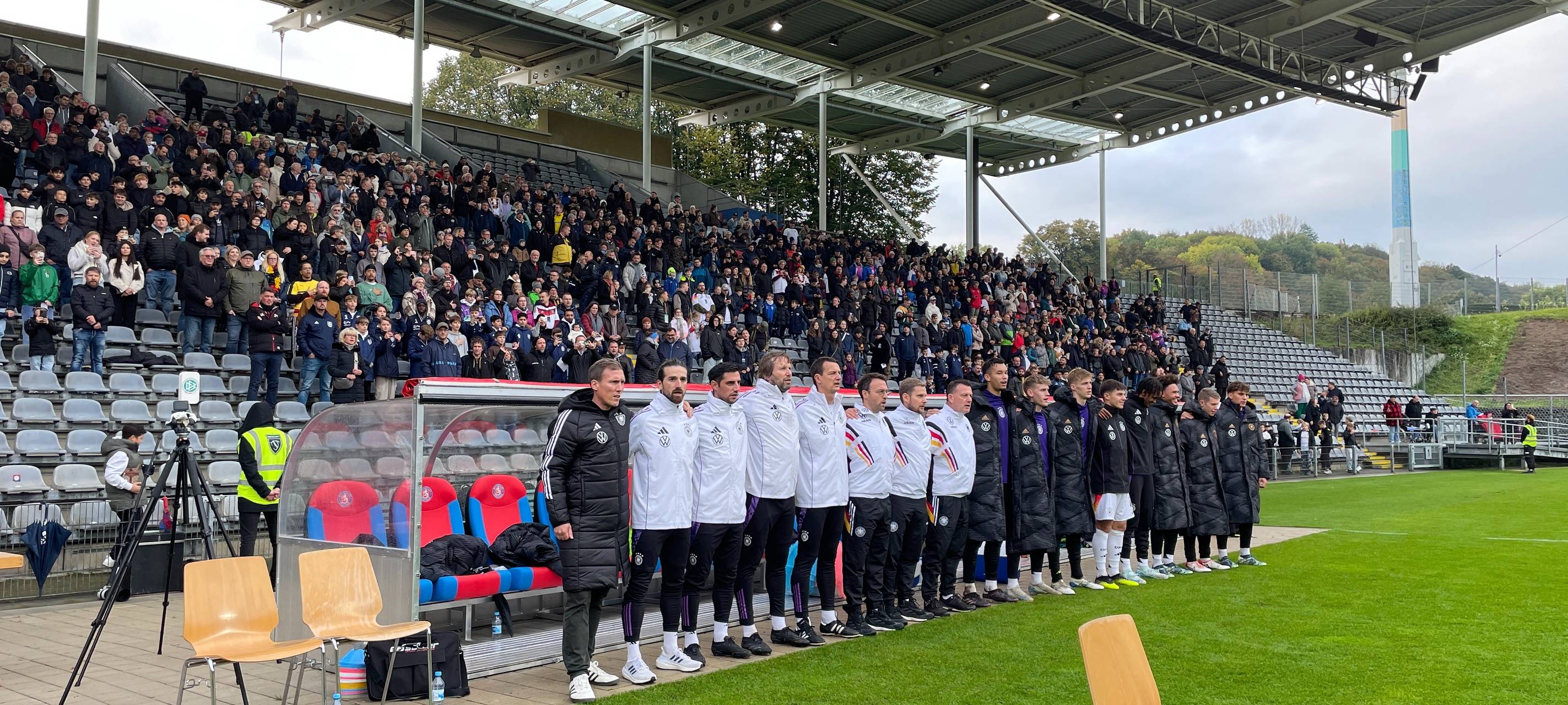 Deutschland besiegt Ghana im Stadion am Zoo