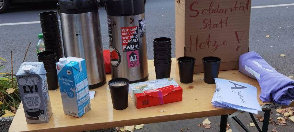 Kaffee und Kuchen für Geflüchtete