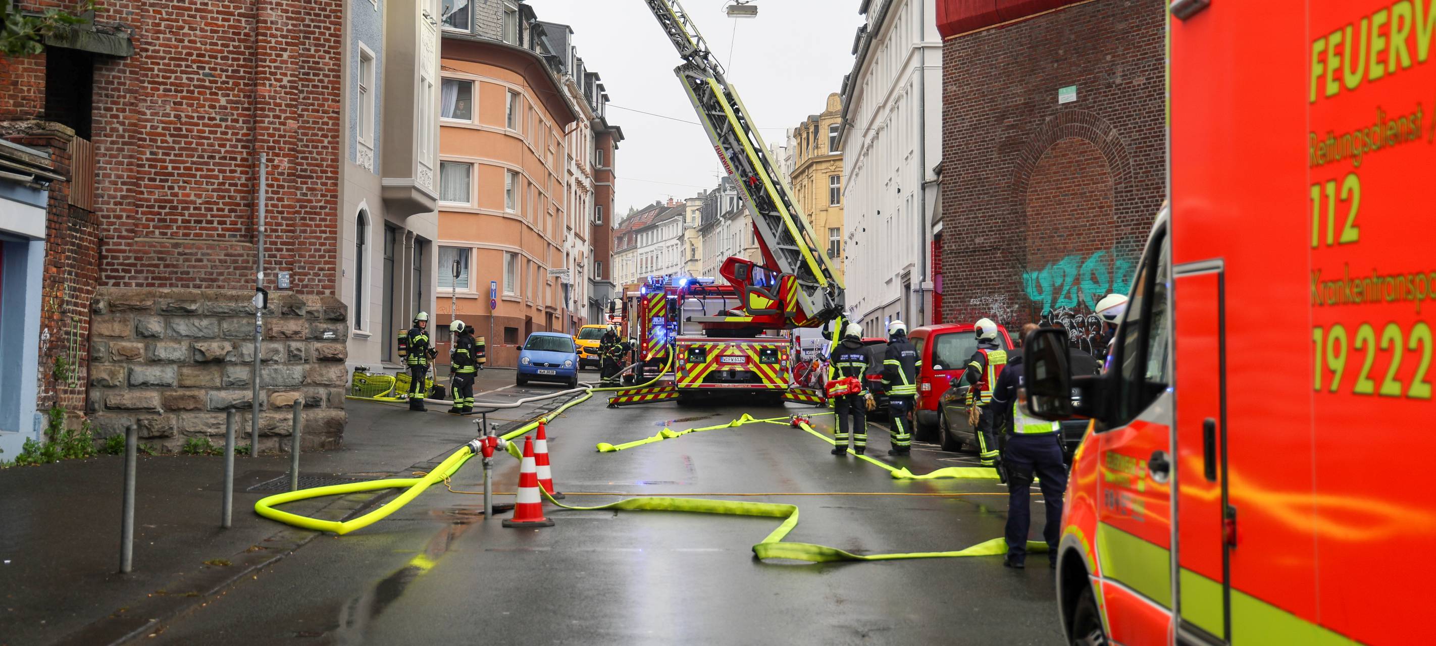 Kerze setzt Wohnung in Brand