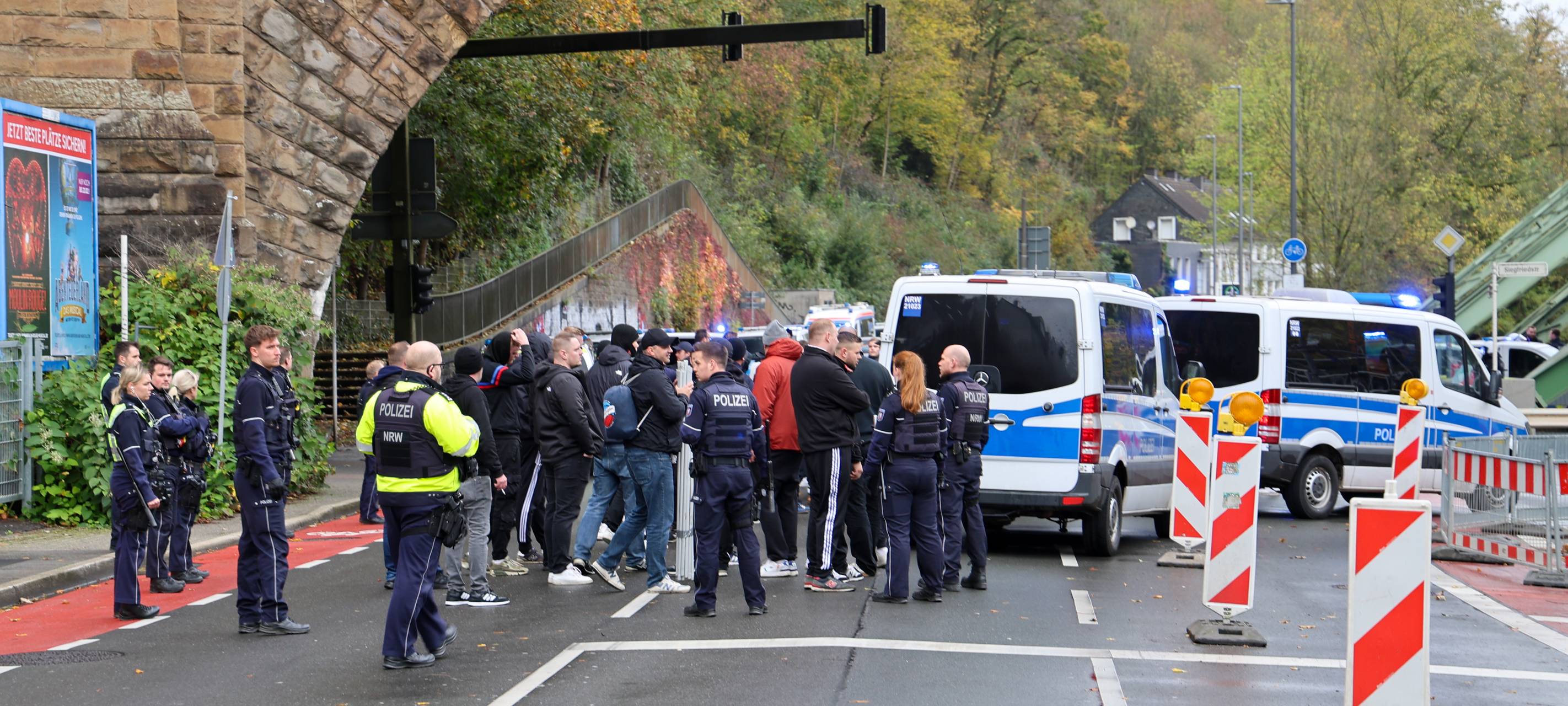 Vor WSV-Spiel: gewaltbereite Fans beim Fanmarsch