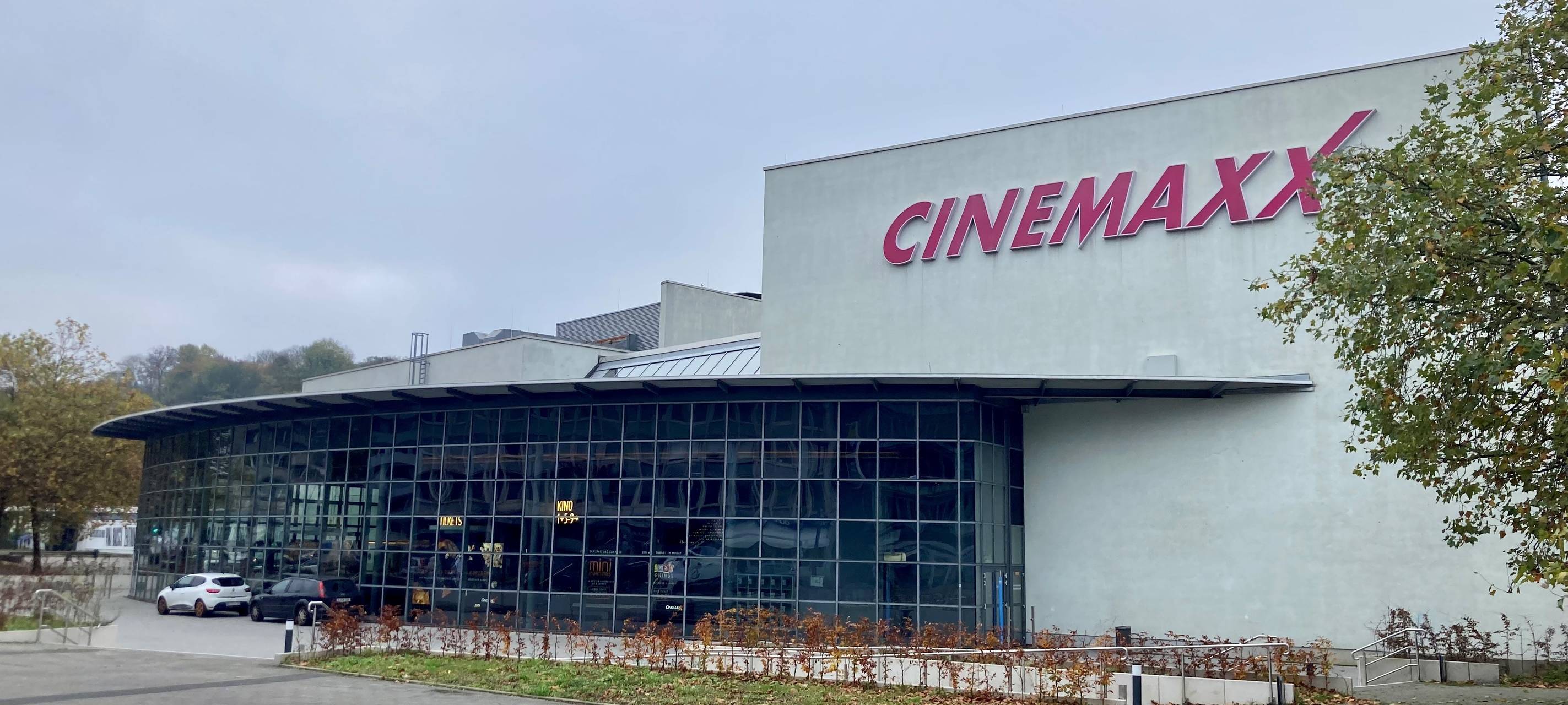 Schutzwall um das Cinemaxx