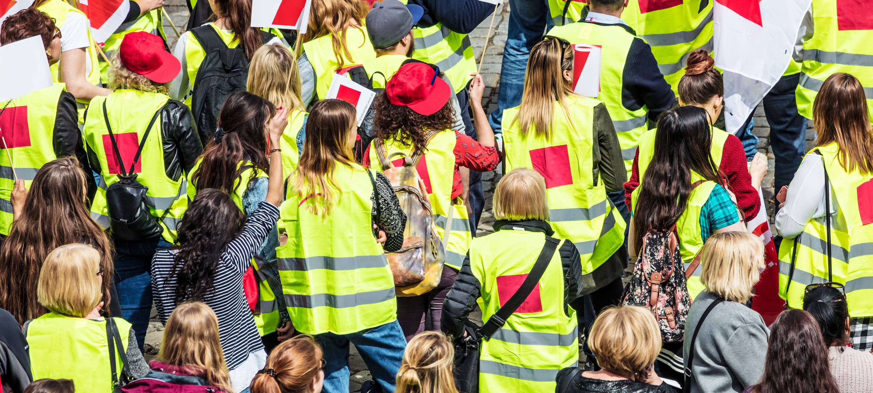 Streik in Kitas: Erzieherinnen fahren zur Demo