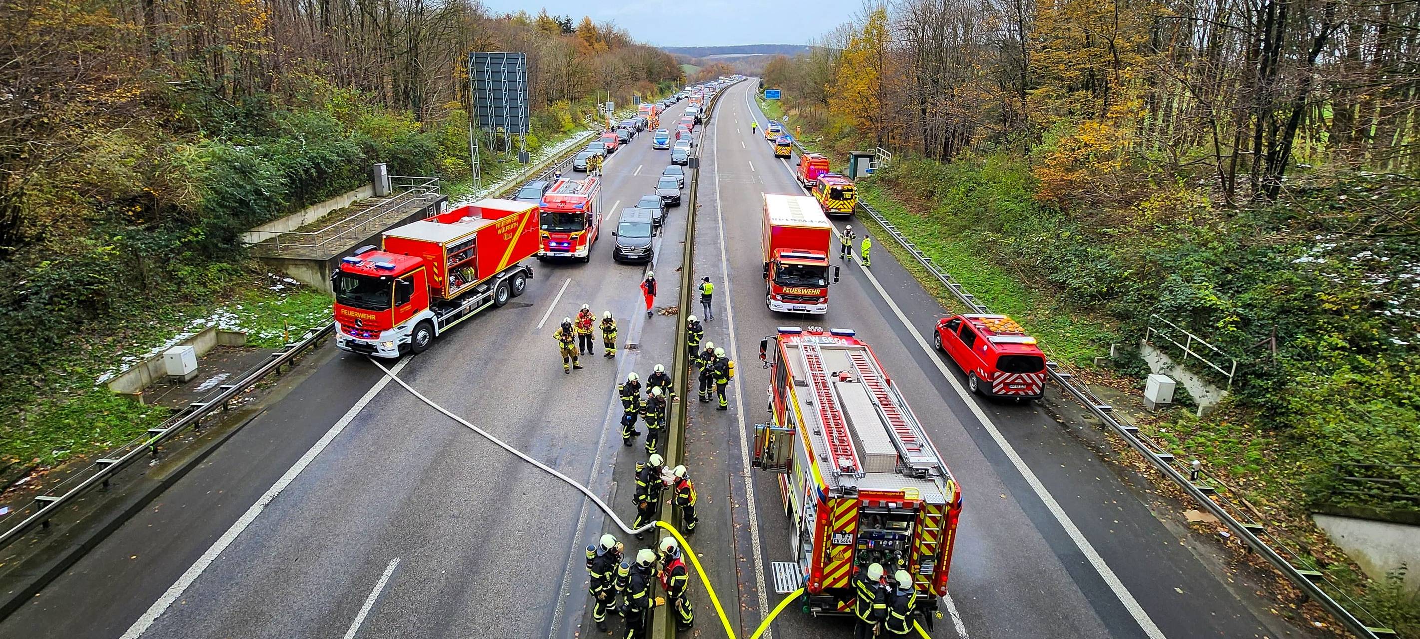 Autobrand im Tunnel Großer Busch