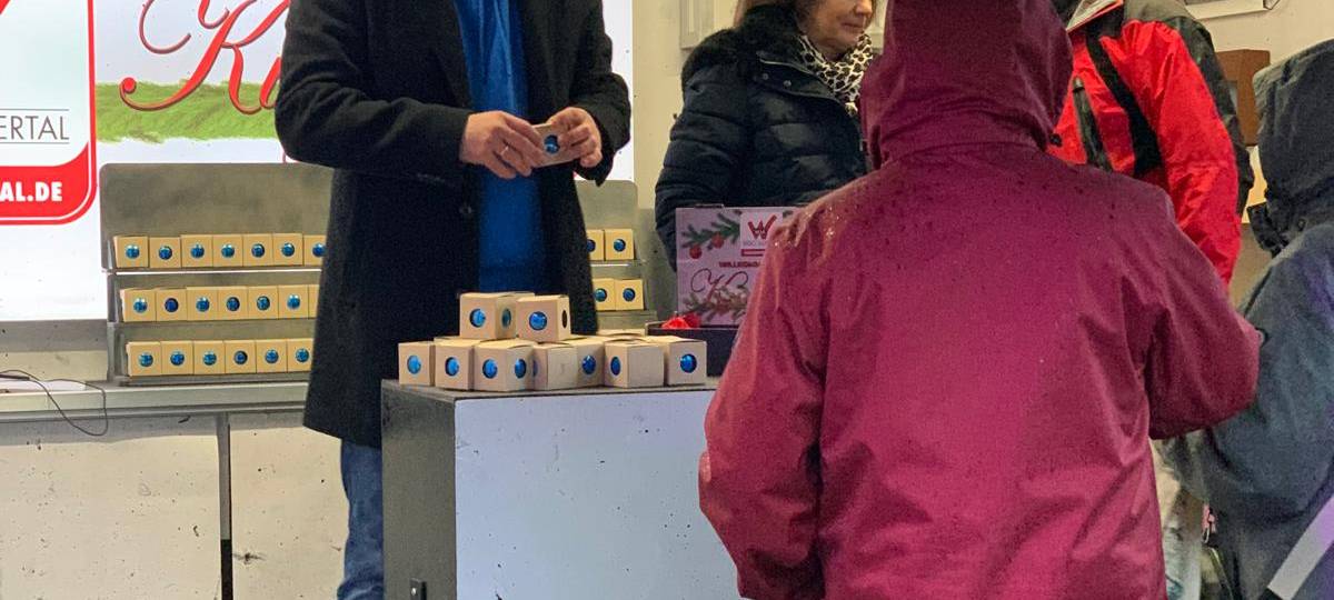 Weihnachtsbaumkugelverkauf 5